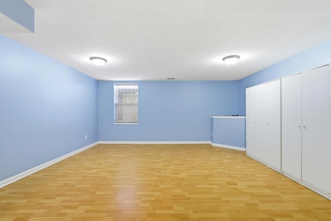 Building Photo - 986 Shaula Dr