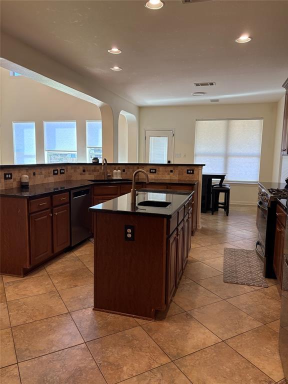 Building Photo - 705 Green Vista Ct