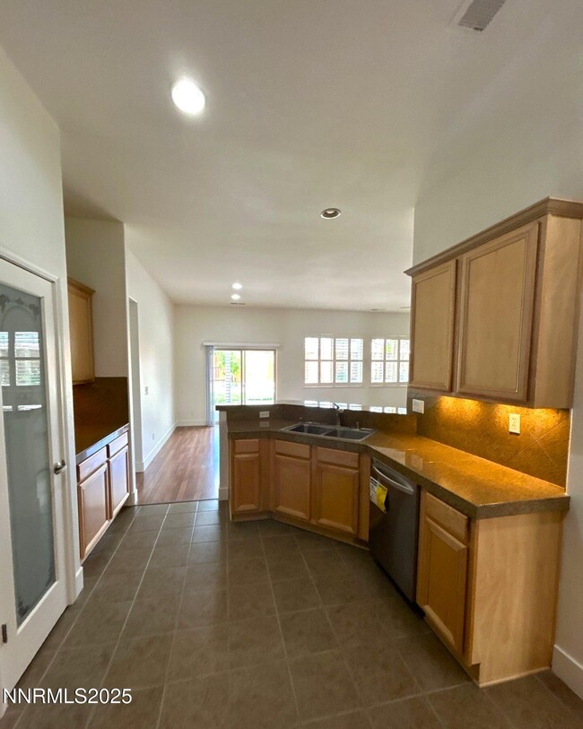 Building Photo - 5021 Chevalier Dr