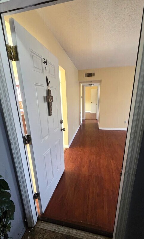 Building Photo - 34 S Ortman Dr