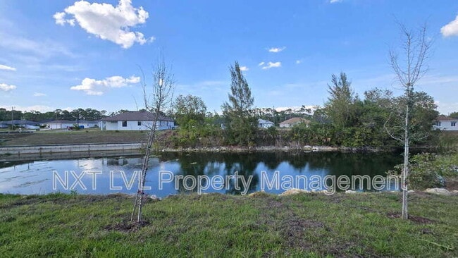 Building Photo - 423 NE 31st St