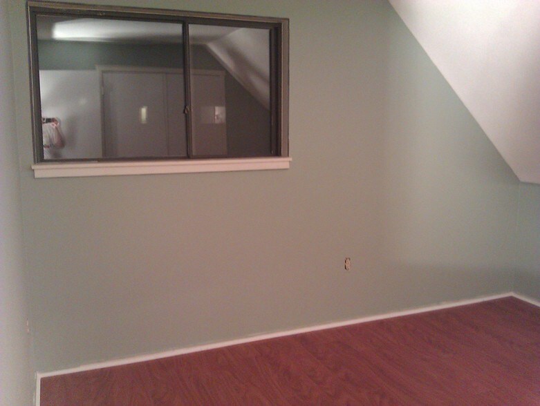 Building Photo - 52 Great Meadow Ln