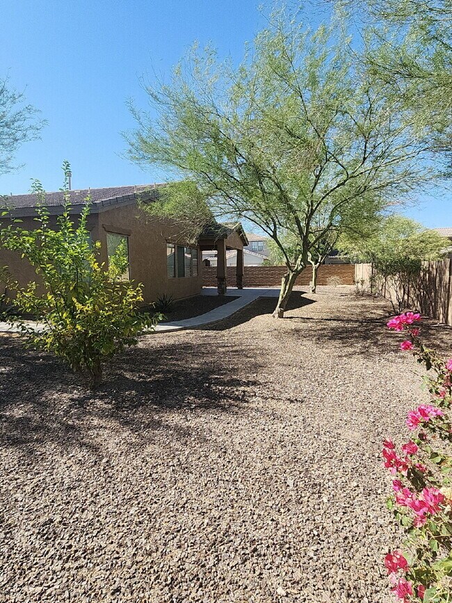Building Photo - "Charming 3-Bed with 2 Full Baths and 2,162 Sq Ft of Comfort in Vistancia Village Peoria, AZ!"
