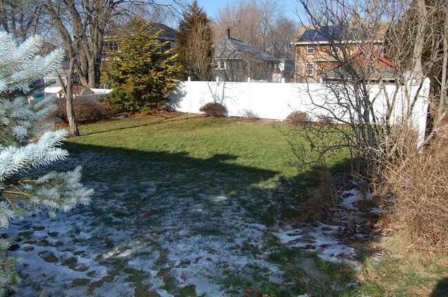 Building Photo - 3 Circular Ave