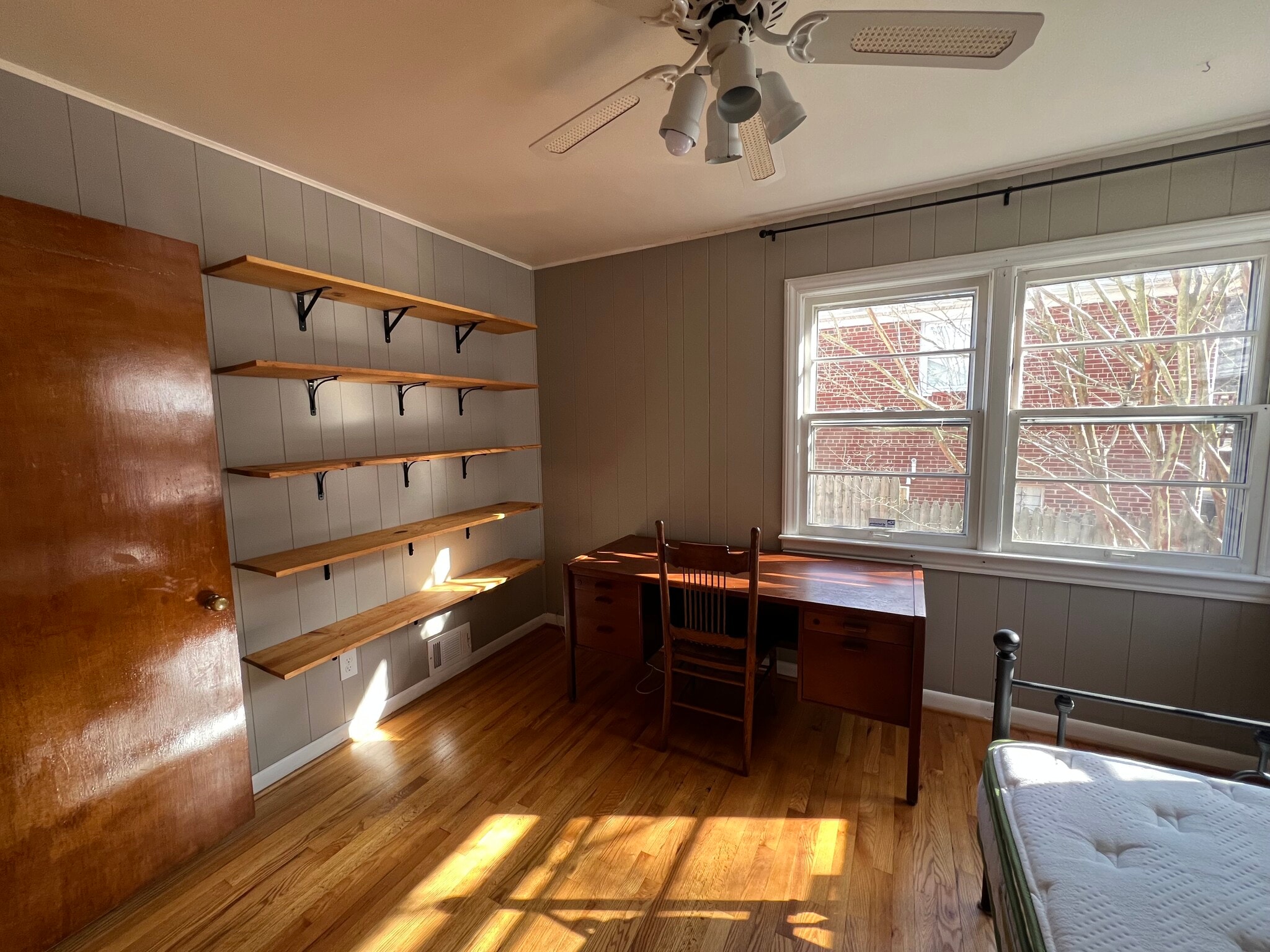 Building Photo - 140 Cree Dr