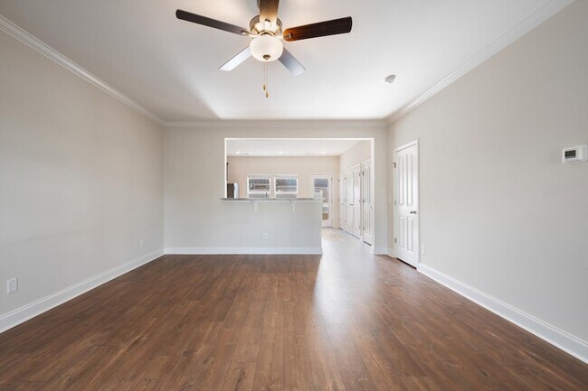 Building Photo - 842 Westcott Ln