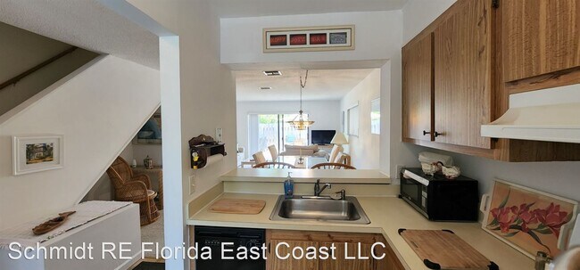 Building Photo - 2 br, 1.5 bath House - 4245 N Highway A1A, #8