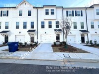 Building Photo - Luxurious Townhome! 3 Bedroom with Bonus R...