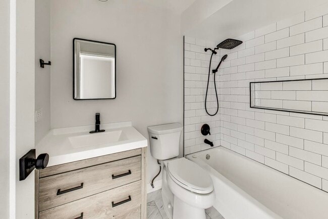 Building Photo - 239 S Gregory St