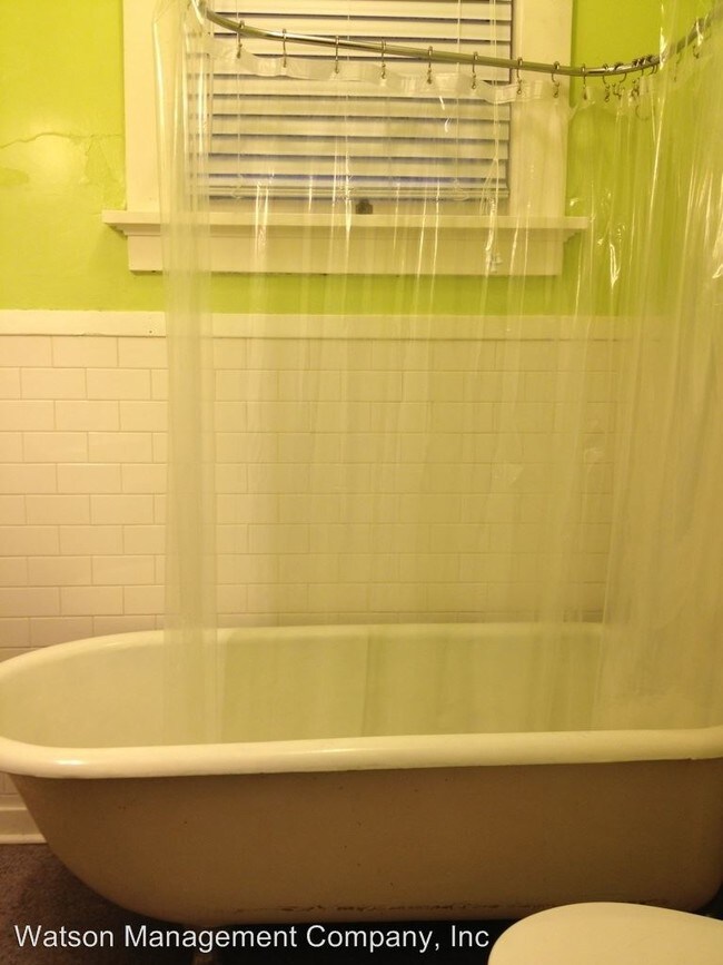Building Photo - 1 br, 1 bath Apartment - 508 S Cedar St. #D