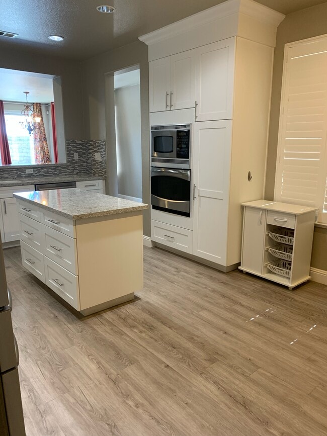 Building Photo - 2080 Henderson Way