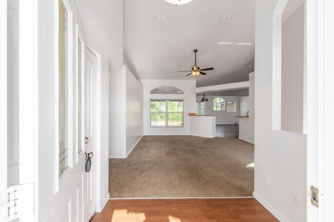 Building Photo - 7860 SW 204th Ave