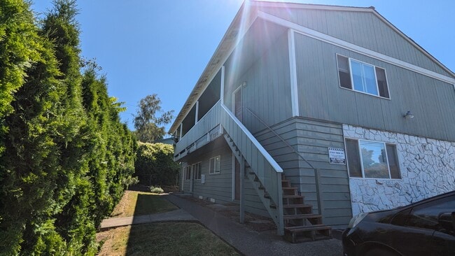 Building Photo - 2910 SE Gladstone St