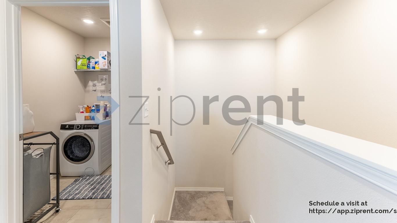 Building Photo - 24460 E Harrier Ln