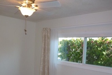 2nd bedrooms queen size plant trellis for pri - 820 Alabama St