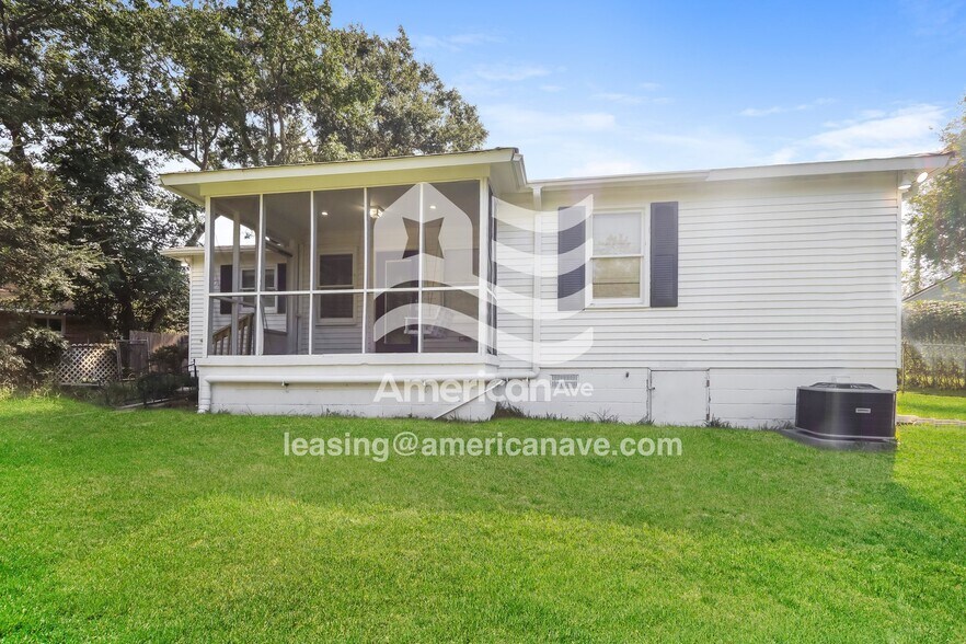 Building Photo - 1676 Hurley Cir