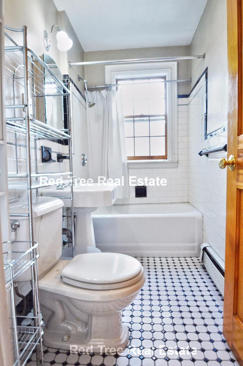 Building Photo - 24 Grovenor Rd