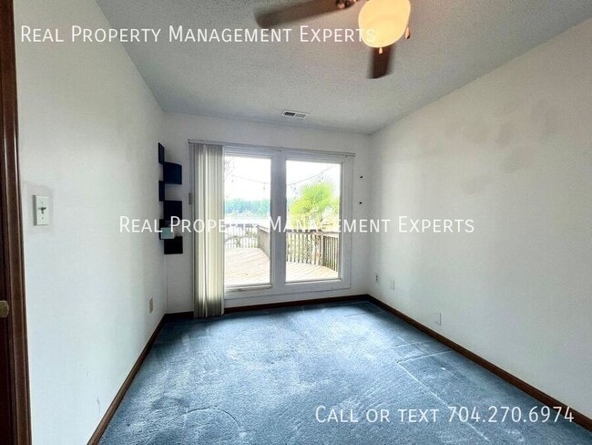Building Photo - 3324 Sadler Rd