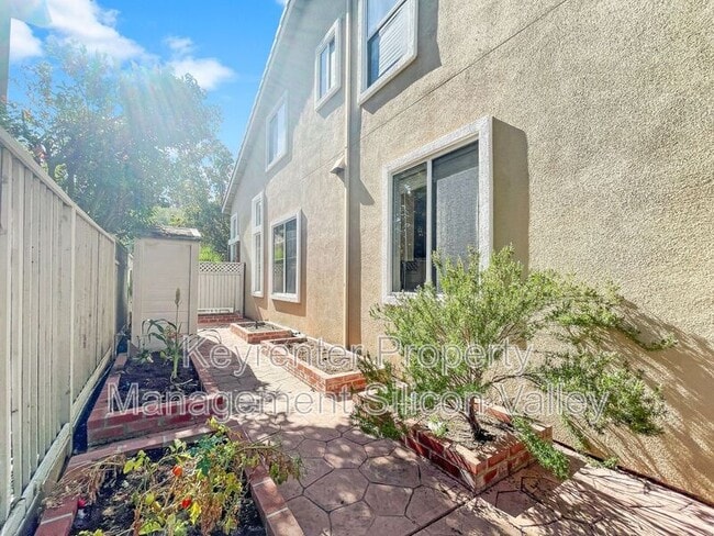 Building Photo - 3825 Venus Ct