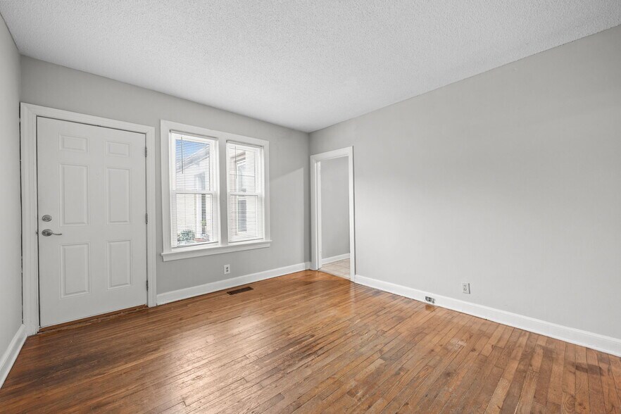 Building Photo - 300 Chamberlain St