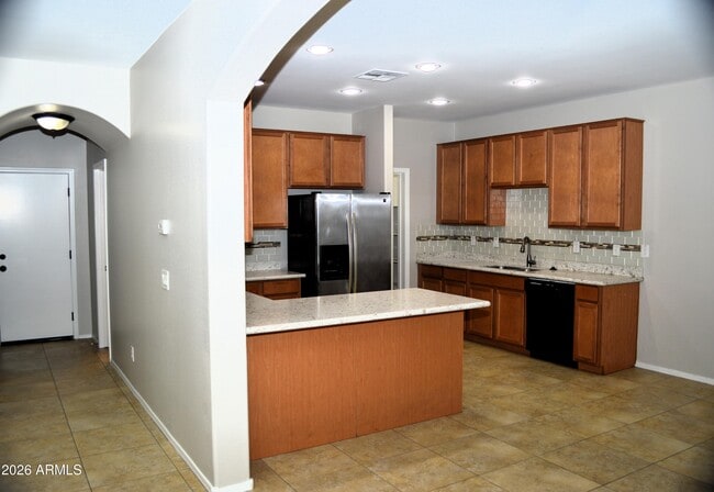 Building Photo - 964 S Almira Ave