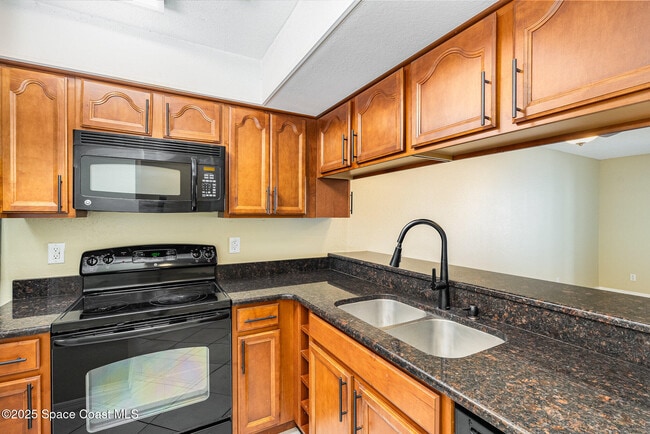 Building Photo - 2965 Sir Hamilton Cir