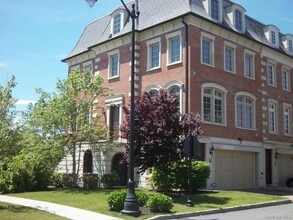 Building Photo - 129 W Main St