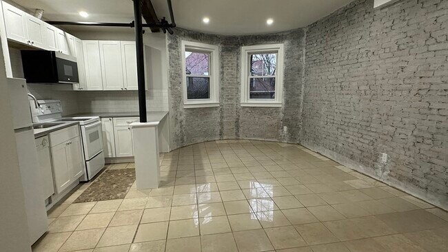 Building Photo - 147 Winthrop Rd