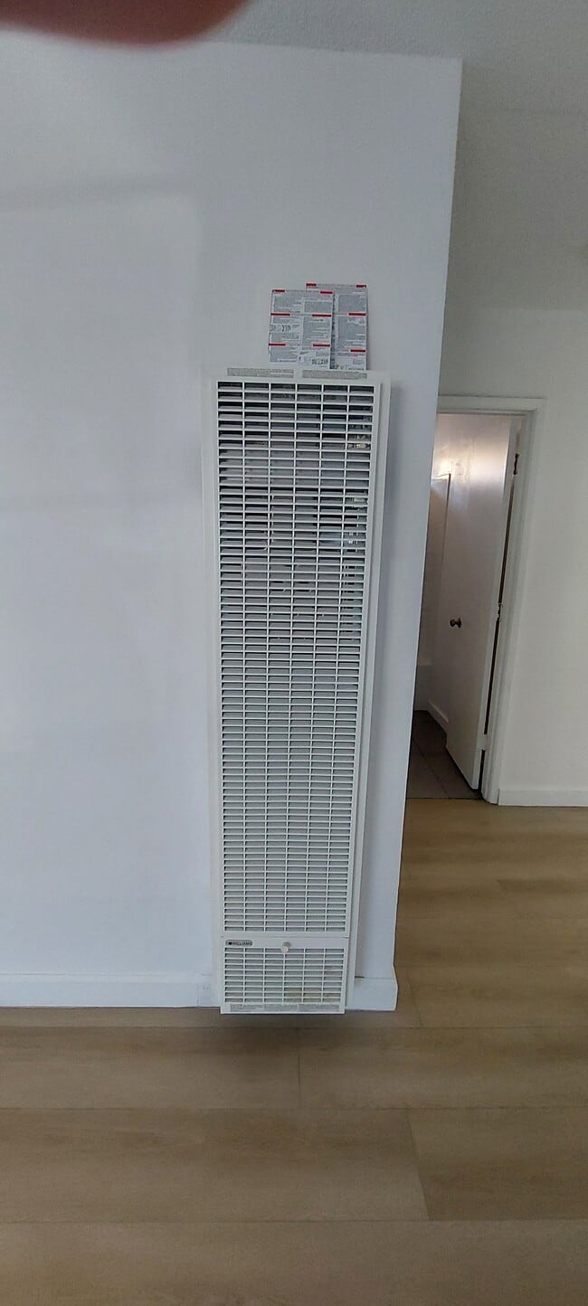 Building Photo - 230 S Azusa Ave