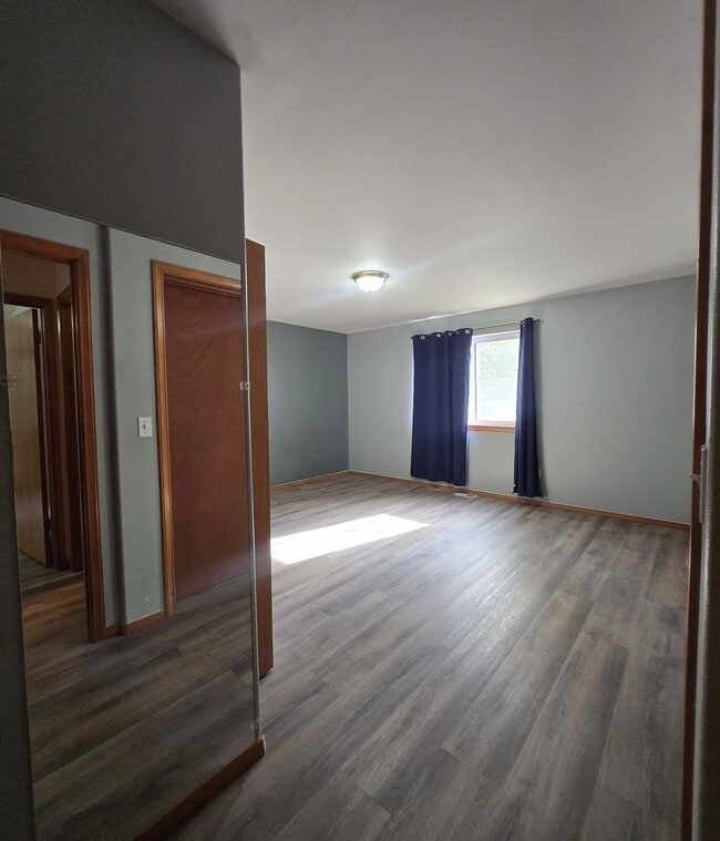 Building Photo - 3 Bed, 2 Bath Craftsman Style Home - Great Location in Port Townsend!