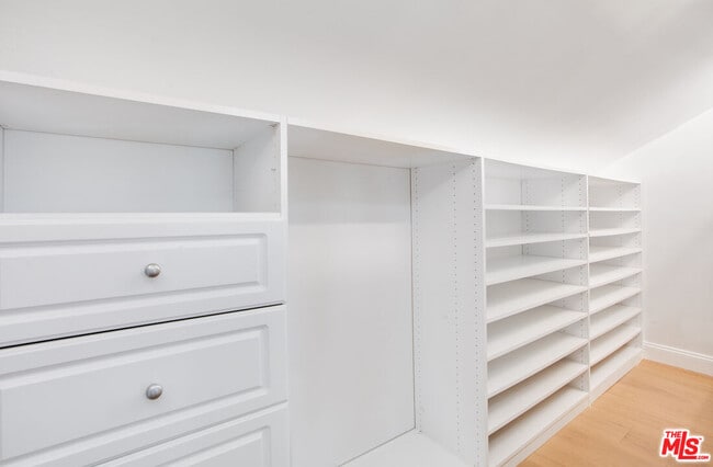 Building Photo - 10221 Briarwood Dr