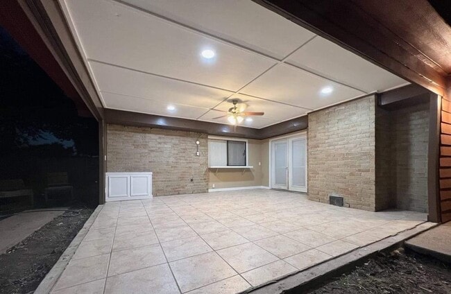 Building Photo - 8103 Edgebrook Forest Ct