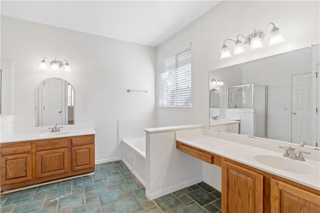 Building Photo - 4036 Barlow Dr