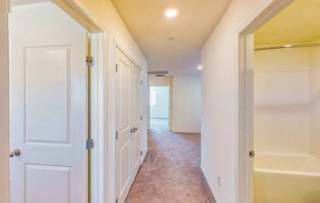 Building Photo - Cozy 2-story, 3BR 2BA townhome in a new community in North Las Vegas.