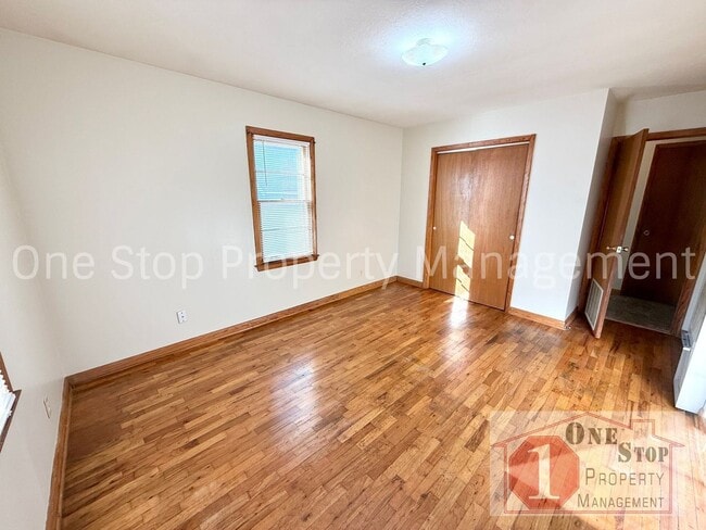 Building Photo - 3-Bedroom, 1.75-Bathroom home in Independence