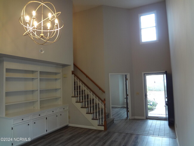 Building Photo - 107 Gates Dr