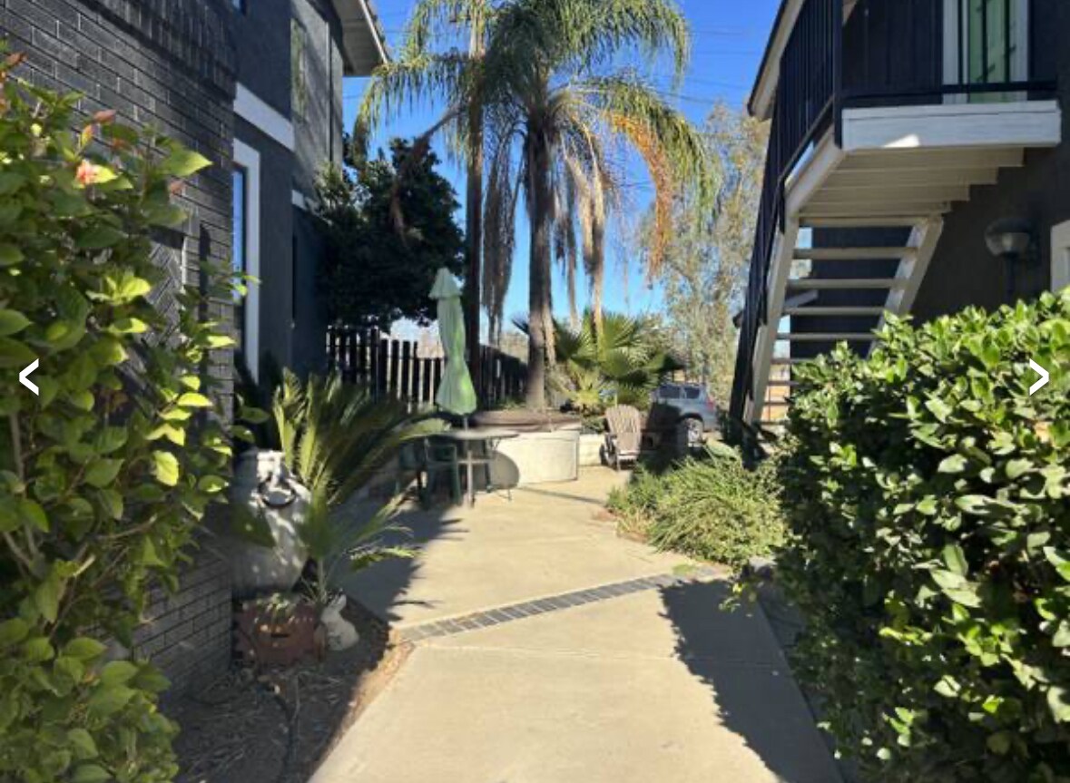 Building Photo - 16840 Bell Ave