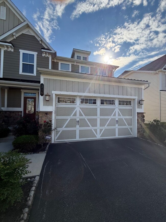 Building Photo - Stunning Luxury Twin Single-Family in Prestigious Atwater – 4BR, 3.5BA | Finished Basement with F...