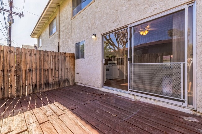 Building Photo - 74624 Driftwood Dr