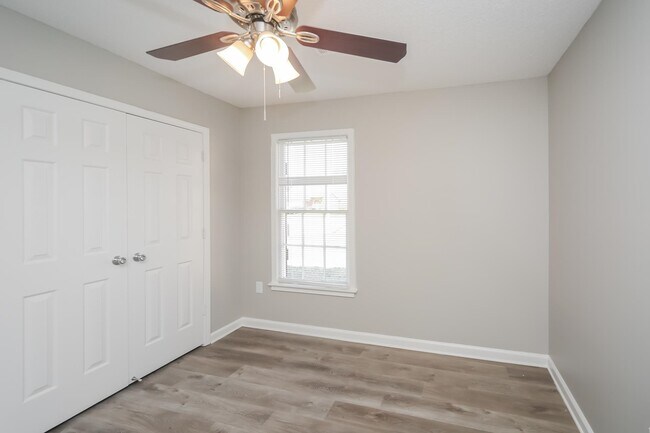 Building Photo - 4305 Satin Oak Cove