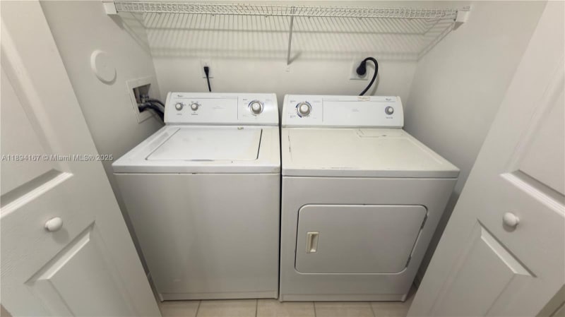 Building Photo - 2440 E Preserve Way