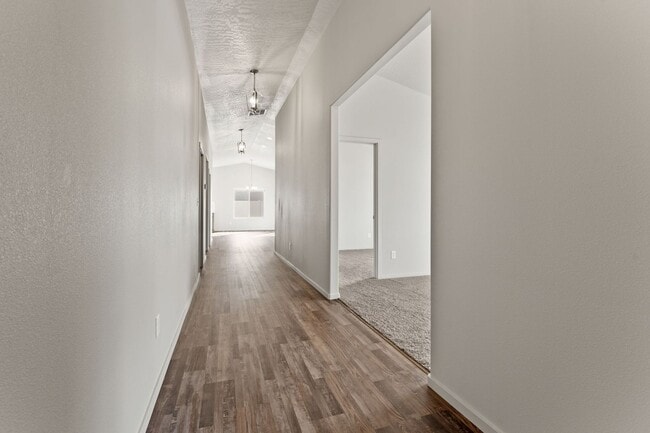 Building Photo - Luxury 3 Bed, 2 Bath Rancher in Spokane Va...