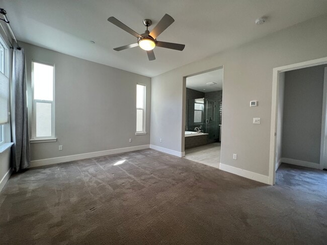 Building Photo - 2 bedroom | 2.5 bathrooms | Home in Alkali...
