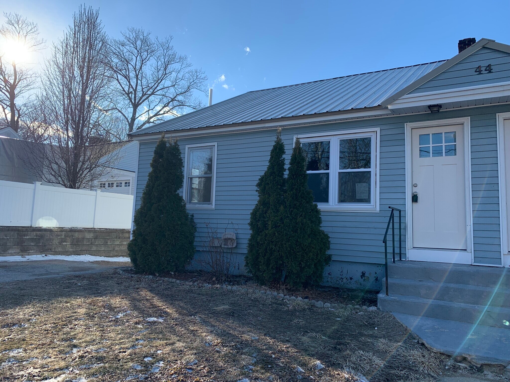 Building Photo - 44 Fairview St