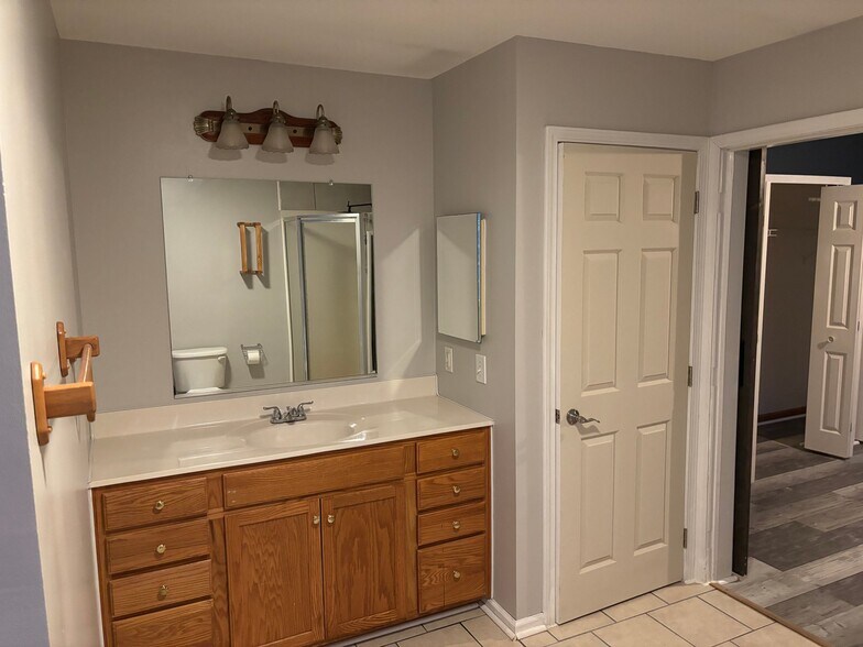 Building Photo - 2016 Harkins Rd