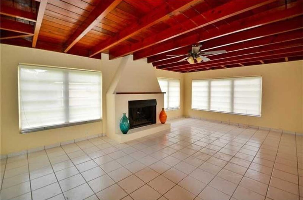 Large Family Room with Fireplace - 6515 SW 48th St