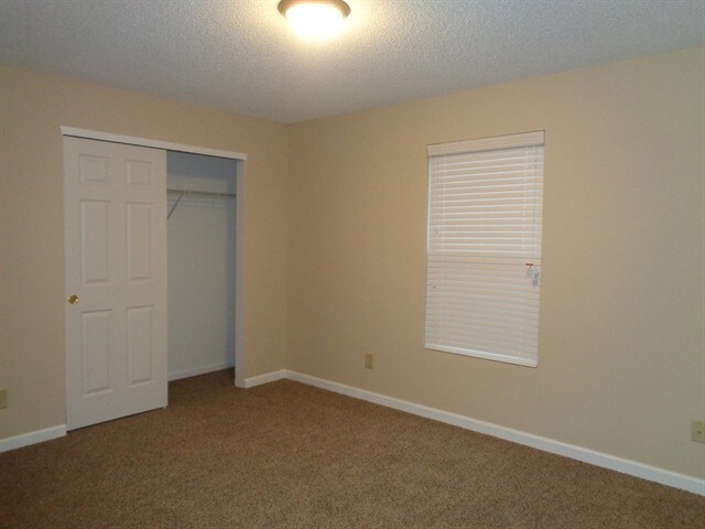 Building Photo - 626 Hickory Pine Dr