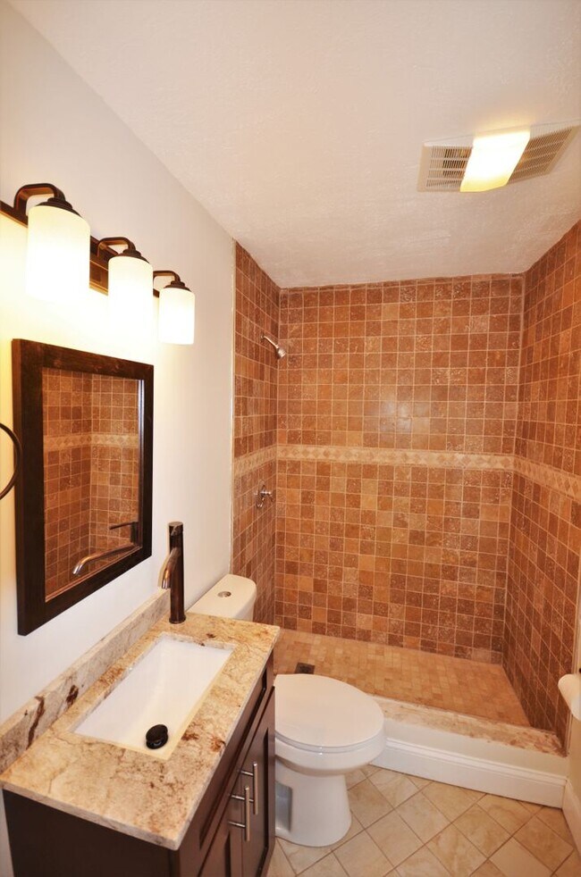 Building Photo - 130 Bro