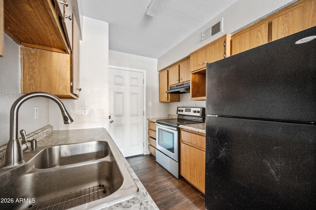 Building Photo - 520 W Clark St