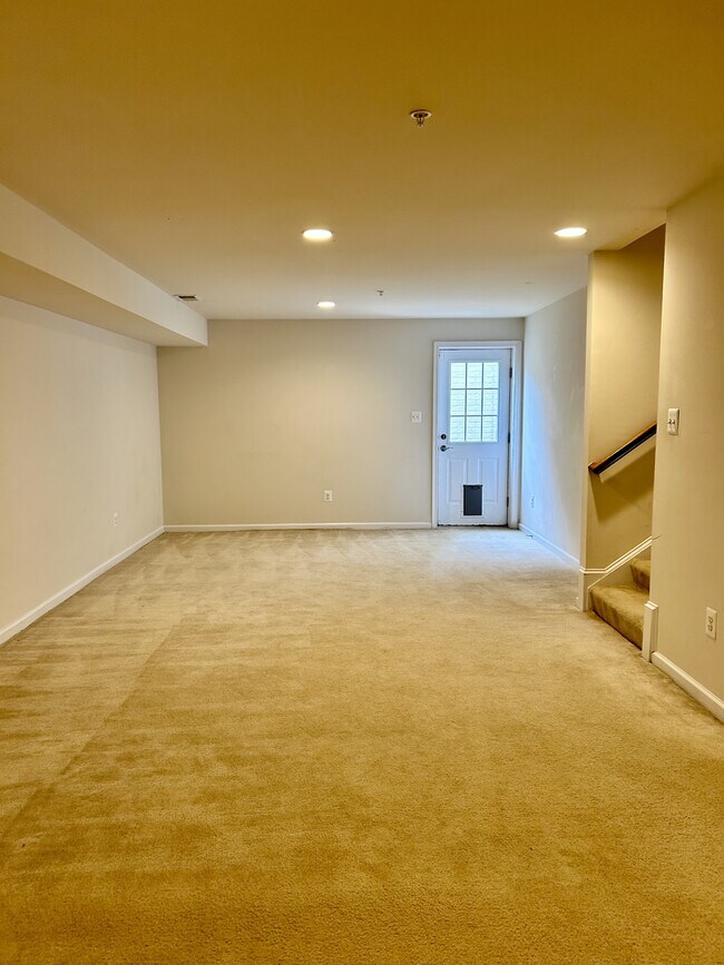 Building Photo - 43973 Swift Fox Dr